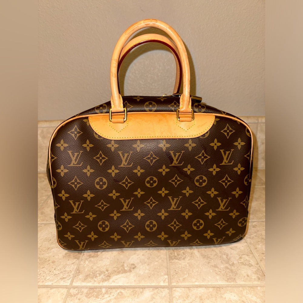 Louis Vuitton Deauville Vanity - Picture 4 of 17